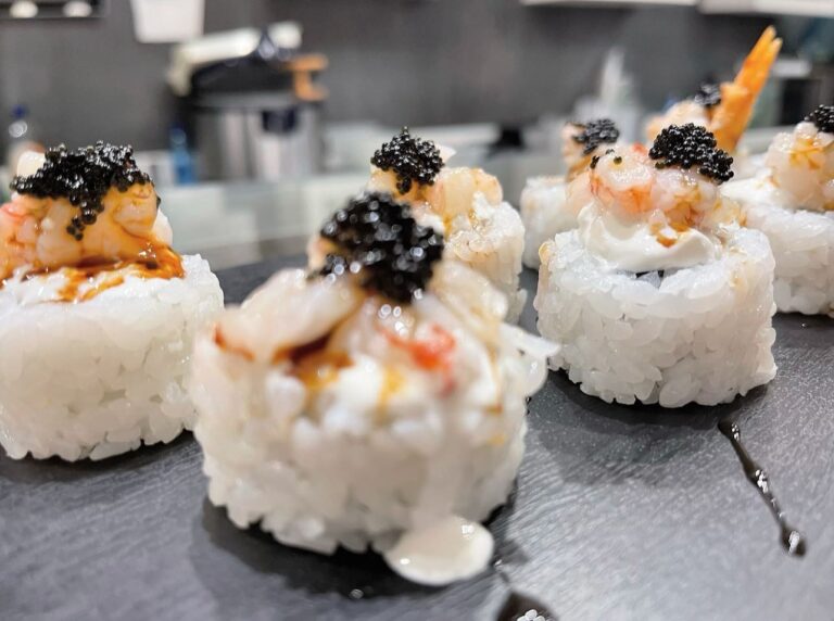 alt="Sushi 2 con riso"