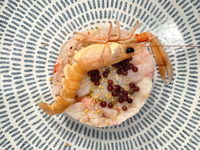 alt="tartare con gambero Casa del pesce"